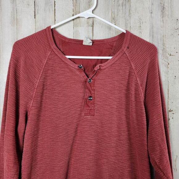 Lucky Brand Henley Top Rustic Red Size Medium - Picture 4 of 10